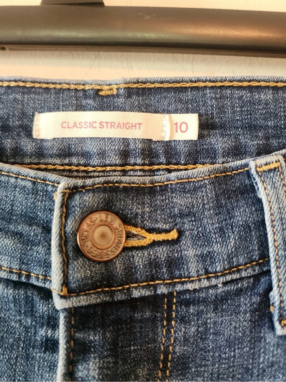 Levi's Women's Classic Straight Jeans Blue jeans Size 10M
